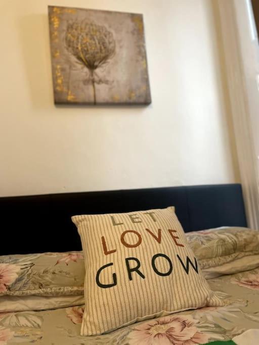 Nice Flat In Heart Of ลอนดอน ภายนอก รูปภาพ